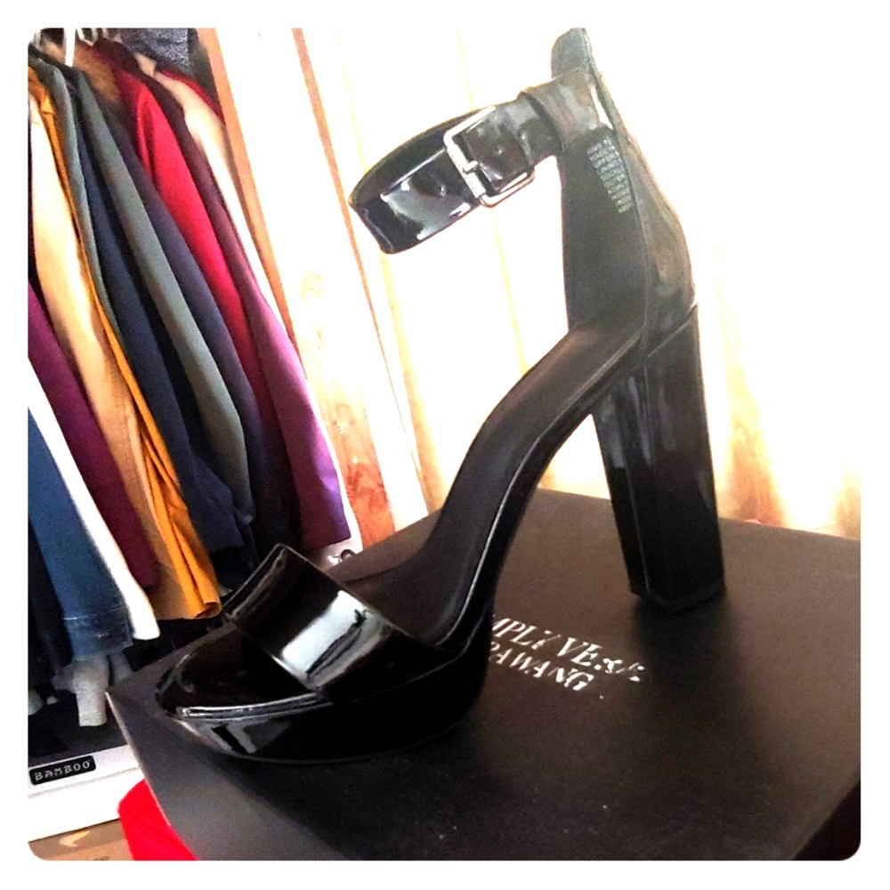 COPY - Vera wang heels